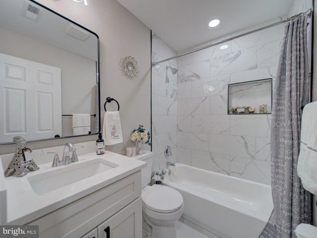 8305 WARREN DR, Pomfret, MD 20675