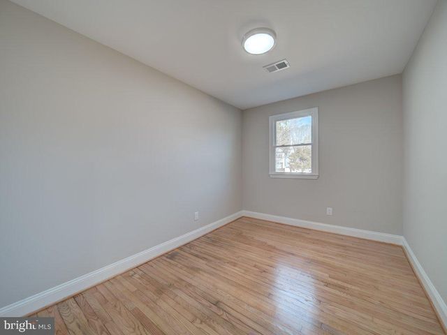 8305 WARREN DR, Pomfret, MD 20675