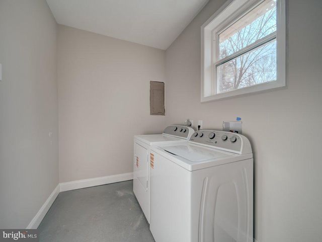 8305 WARREN DR, Pomfret, MD 20675