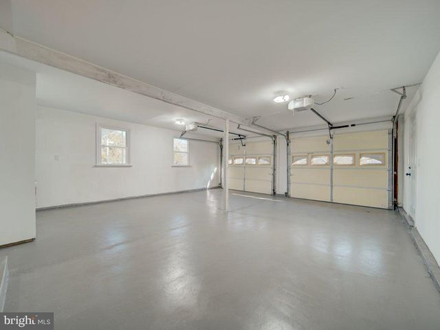 8305 WARREN DR, Pomfret, MD 20675