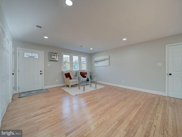 8305 WARREN DR, Pomfret, MD 20675