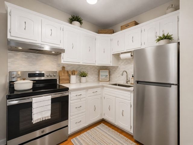 36 Fleet 6, Boston, MA 02190