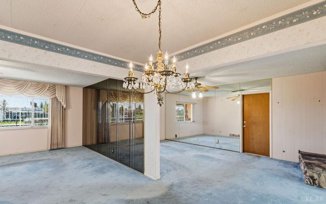 606 N Winery Avenue, Fresno, CA 93727