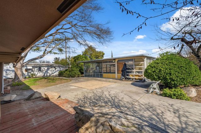 606 N Winery Avenue, Fresno, CA 93727