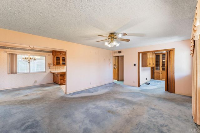 606 N Winery Avenue, Fresno, CA 93727