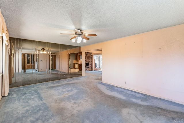 606 N Winery Avenue, Fresno, CA 93727