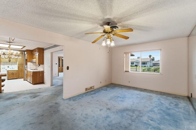 606 N Winery Avenue, Fresno, CA 93727