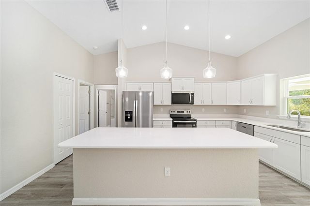 8256 SW 134TH AVENUE, Dunnellon, FL 34432