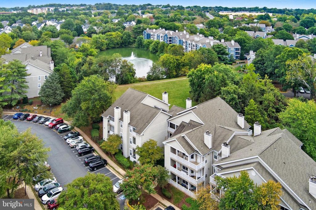 14313 CLIMBING ROSE WAY #105, Centreville, VA 20121