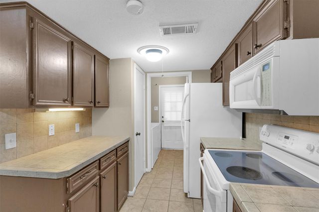 1 April Village, Montgomery, TX 77356