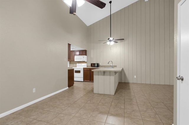 1 April Village, Montgomery, TX 77356