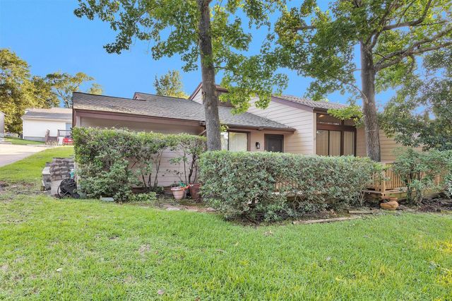 1 April Village, Montgomery, TX 77356