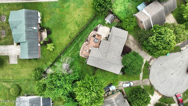 4714 Ridgeway Ct, Louisville, KY 40229