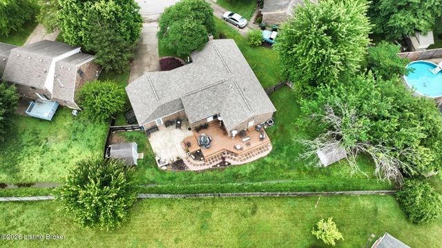 4714 Ridgeway Ct, Louisville, KY 40229