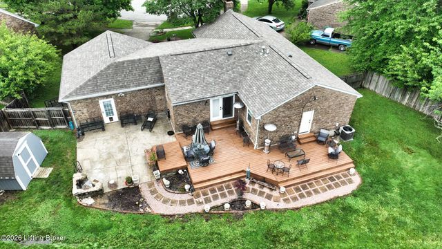 4714 Ridgeway Ct, Louisville, KY 40229