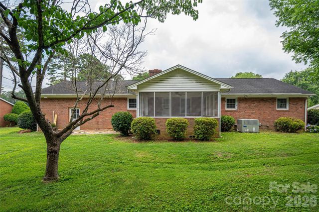 225 Dogwood Drive, Mount Holly, NC 28120
