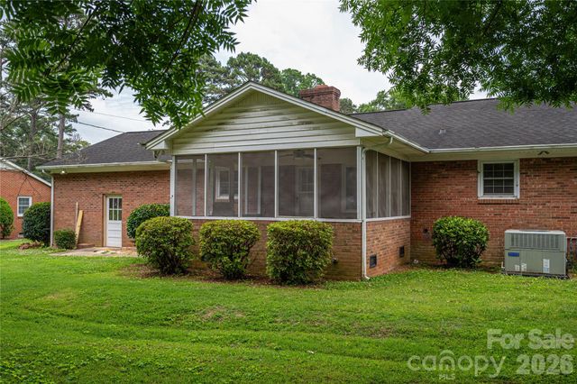 225 Dogwood Drive, Mount Holly, NC 28120