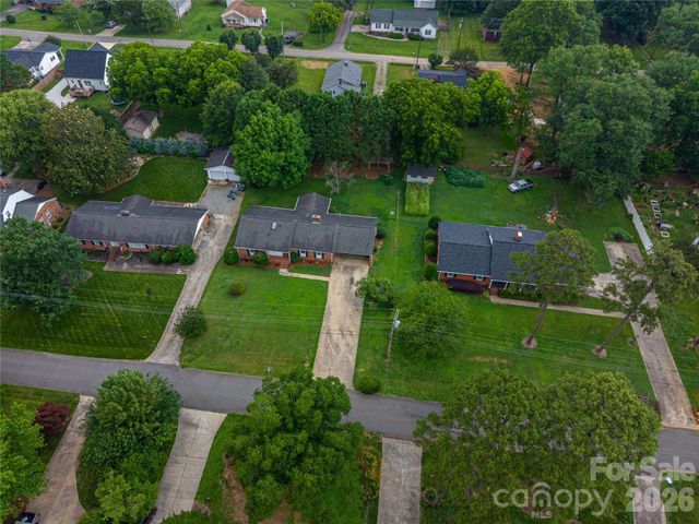 225 Dogwood Drive, Mount Holly, NC 28120