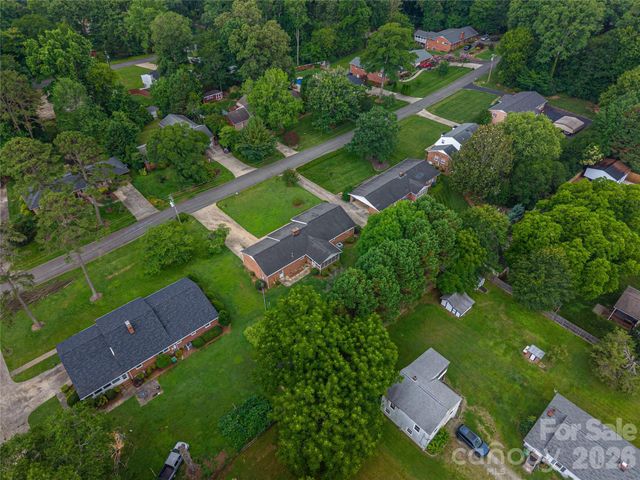 225 Dogwood Drive, Mount Holly, NC 28120