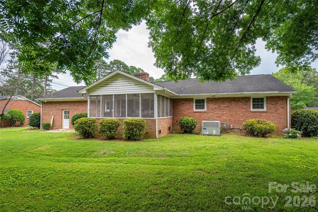 225 Dogwood Drive, Mount Holly, NC 28120