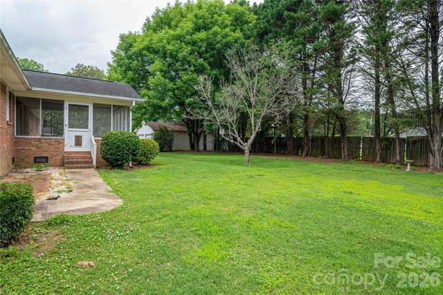 225 Dogwood Drive, Mount Holly, NC 28120