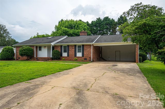 225 Dogwood Drive, Mount Holly, NC 28120