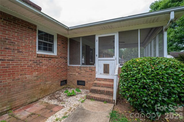 225 Dogwood Drive, Mount Holly, NC 28120