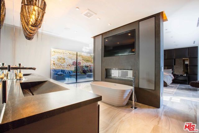 2210 Bowmont Drive, Beverly Hills, CA 90210