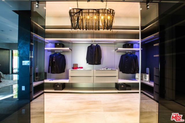 2210 Bowmont Drive, Beverly Hills, CA 90210