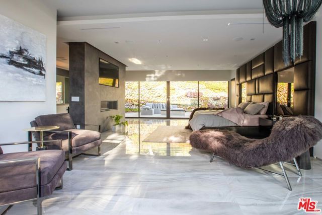 2210 Bowmont Drive, Beverly Hills, CA 90210