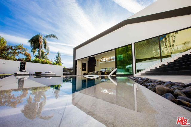 2210 Bowmont Drive, Beverly Hills, CA 90210