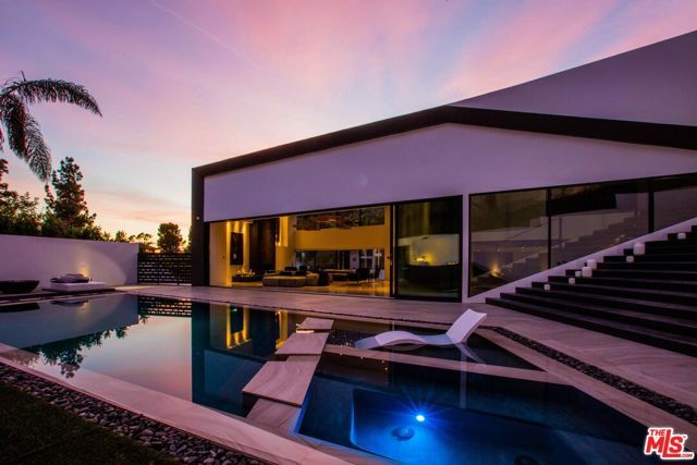 2210 Bowmont Drive, Beverly Hills, CA 90210