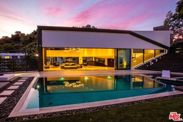 2210 Bowmont Drive, Beverly Hills, CA 90210