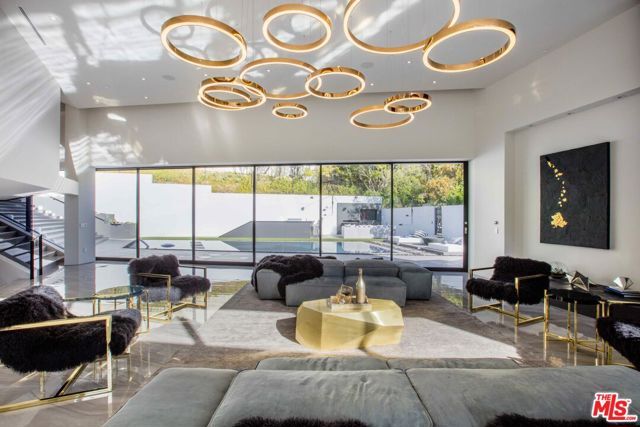 2210 Bowmont Drive, Beverly Hills, CA 90210