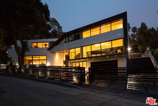 2210 Bowmont Drive, Beverly Hills, CA 90210