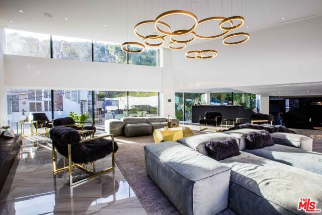 2210 Bowmont Drive, Beverly Hills, CA 90210