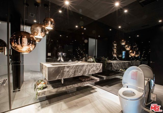 2210 Bowmont Drive, Beverly Hills, CA 90210