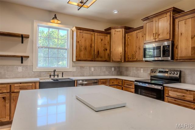 22835 Patton Lane, Lebanon, MO 65536