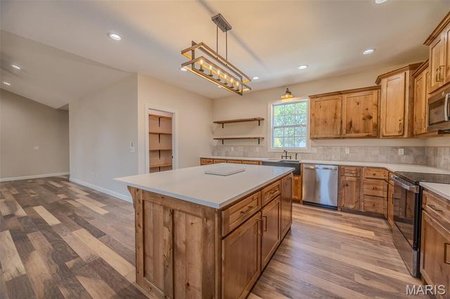 22835 Patton Lane, Lebanon, MO 65536