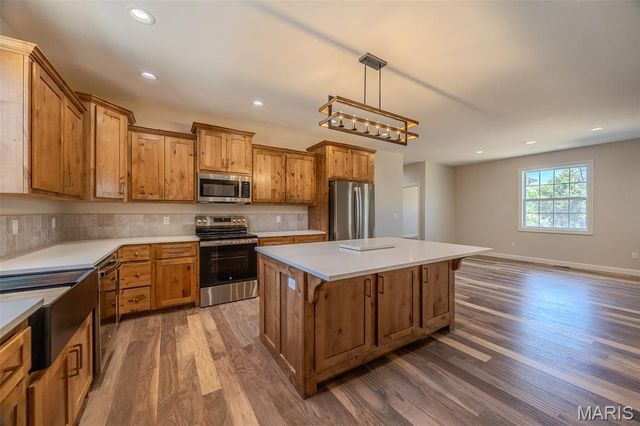 22835 Patton Lane, Lebanon, MO 65536