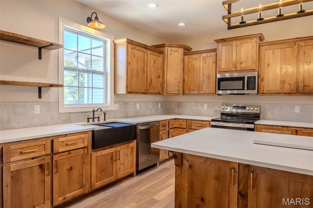 22835 Patton Lane, Lebanon, MO 65536