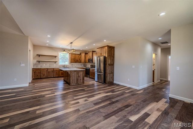 22835 Patton Lane, Lebanon, MO 65536