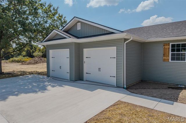 22835 Patton Lane, Lebanon, MO 65536