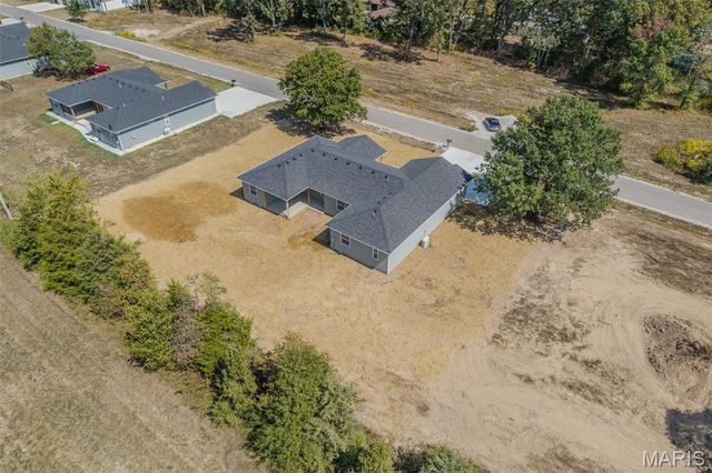 22835 Patton Lane, Lebanon, MO 65536