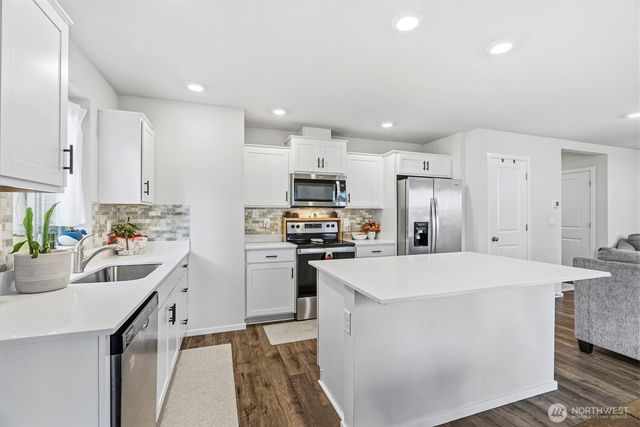 1715 W 14th Street, La Center, WA 98629