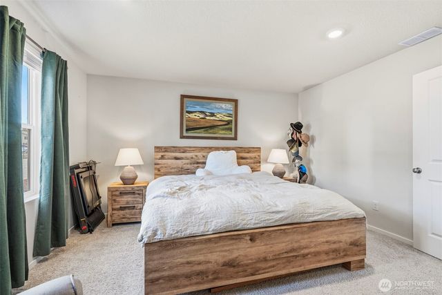 1715 W 14th Street, La Center, WA 98629