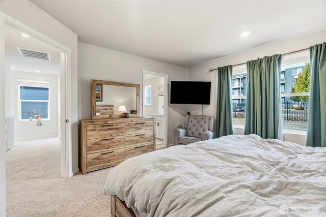 1715 W 14th Street, La Center, WA 98629