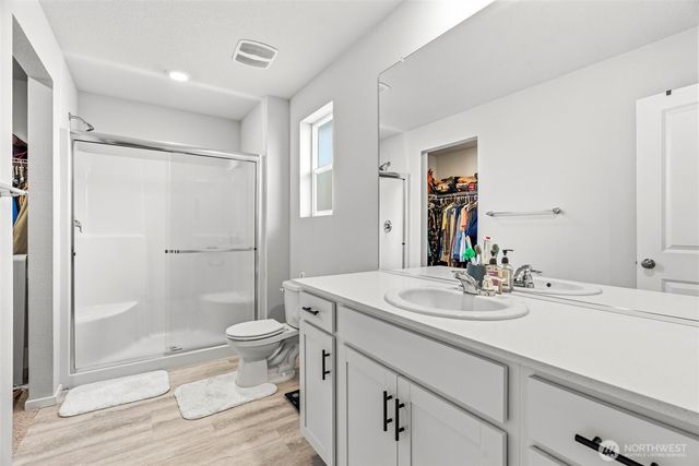 1715 W 14th Street, La Center, WA 98629