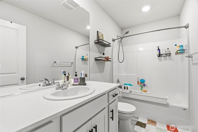 1715 W 14th Street, La Center, WA 98629