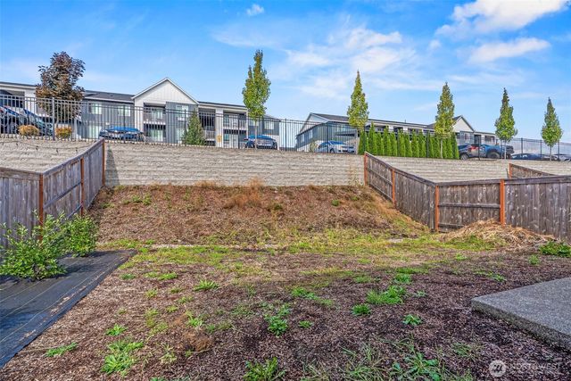 1715 W 14th Street, La Center, WA 98629